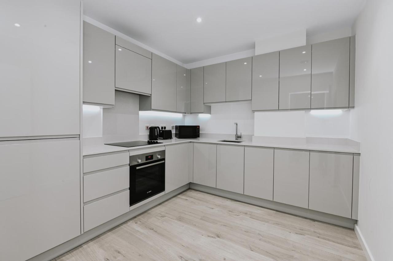 Khayat Homes - The Curve - One Bed ลอนดอน ภายนอก รูปภาพ
