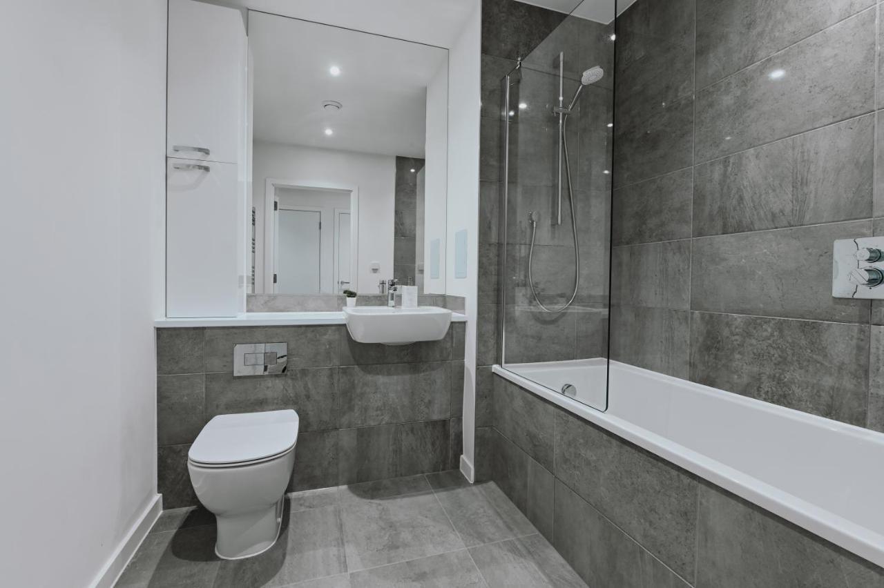 Khayat Homes - The Curve - One Bed ลอนดอน ภายนอก รูปภาพ