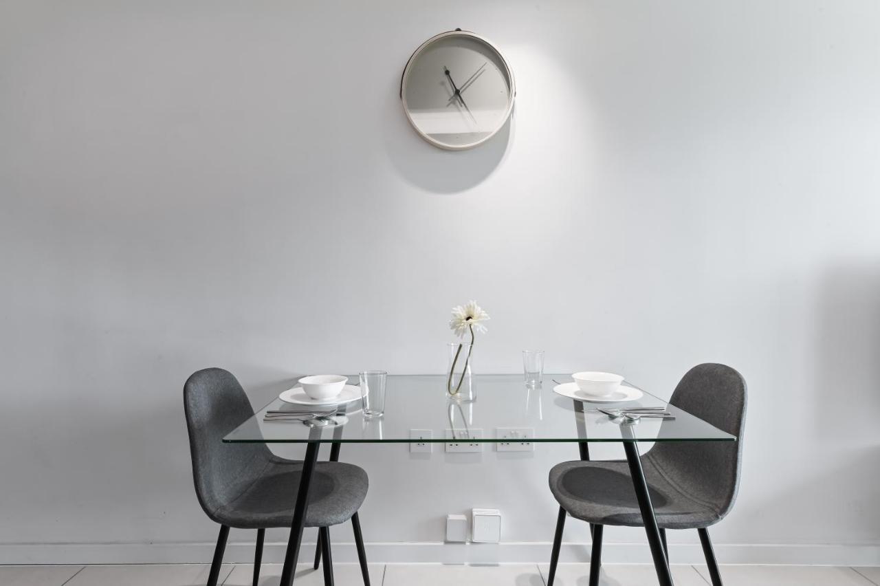 Khayat Homes - The Curve - One Bed ลอนดอน ภายนอก รูปภาพ