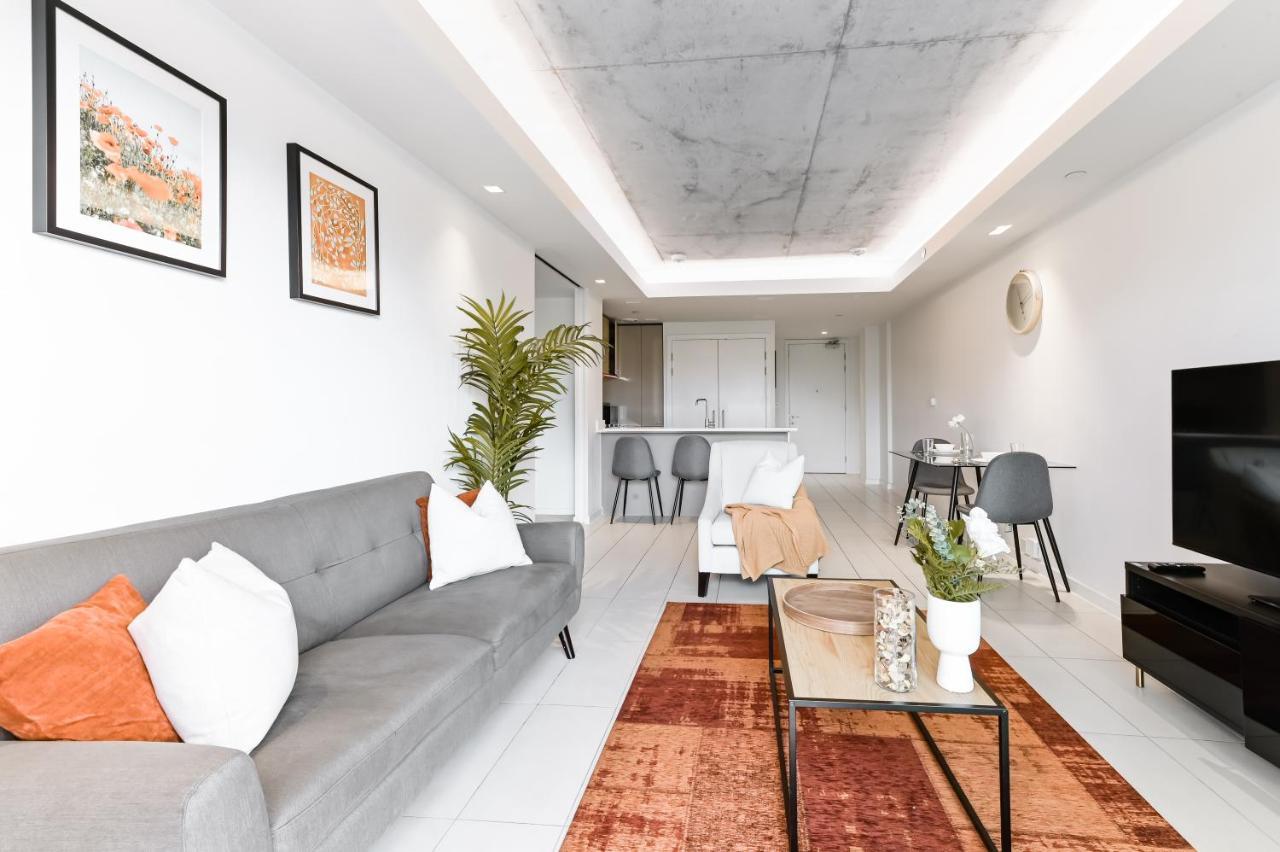 Khayat Homes - The Curve - One Bed ลอนดอน ภายนอก รูปภาพ