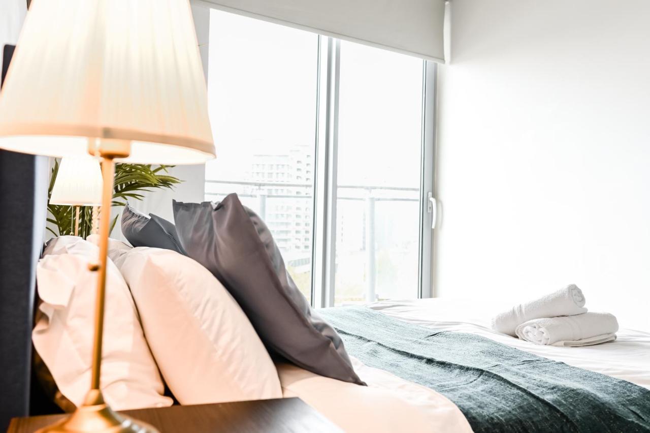 Khayat Homes - The Curve - One Bed ลอนดอน ภายนอก รูปภาพ